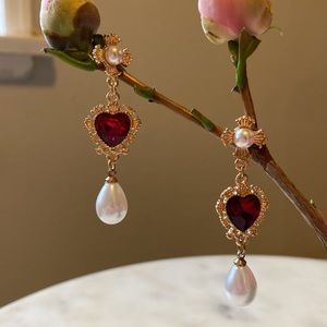 ♥️ Cute heart shape earrings